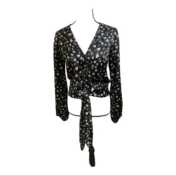 Abercrombie &Fitch button front tie knot crop long sleeve floral size small - Picture 1 of 12